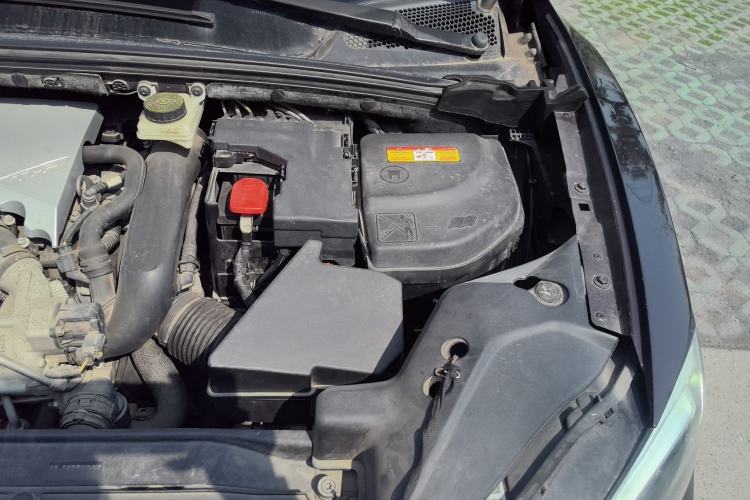 Used DS 6 2016 1.6T Luxury Edition THP160 Engine Bay Left