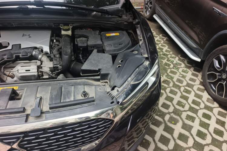 Used DS 6 2016 1.6T Luxury Edition THP160 Engine Bay Left