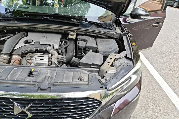 Used DS 6 2016 1.6T Luxury Edition THP160 Engine Bay Left