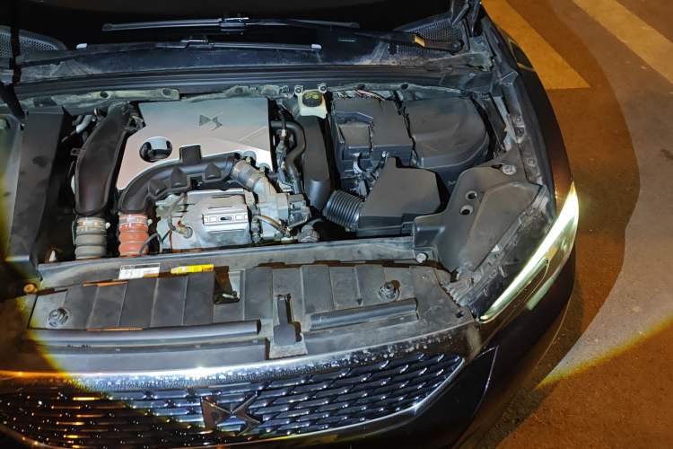 Used DS 6 2016 1.6T Luxury Edition THP160 Engine Bay Left