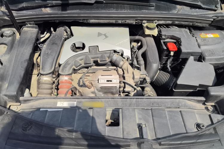 Used DS 6 2016 1.6T Luxury Edition THP160 Engine Bay