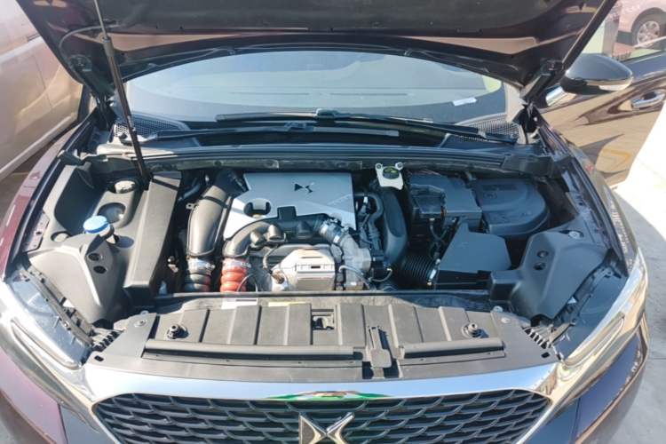 Used DS 6 2016 1.6T Luxury Edition THP160 Engine Bay