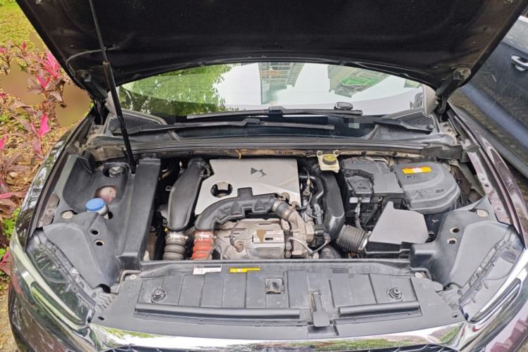 Used DS 6 2016 1.6T Luxury Edition THP160 Engine Bay