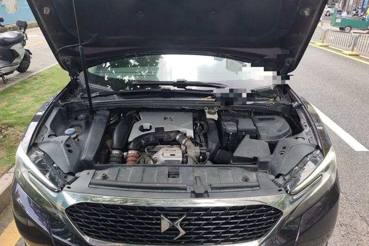 Used DS 6 2016 1.6T Luxury Edition THP160 Engine Bay