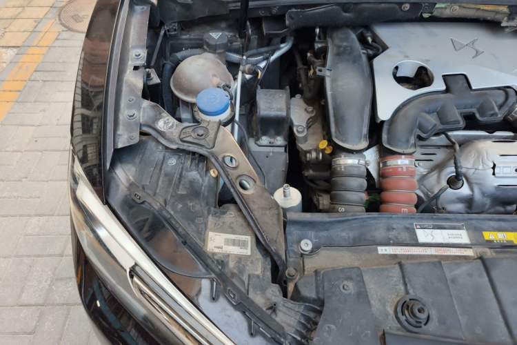 Used DS 6 2016 1.6T Luxury Edition THP160 Engine Bay Right