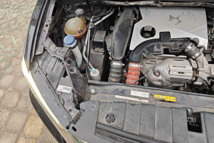 Used DS 6 2016 1.6T Luxury Edition THP160 Engine Bay Right