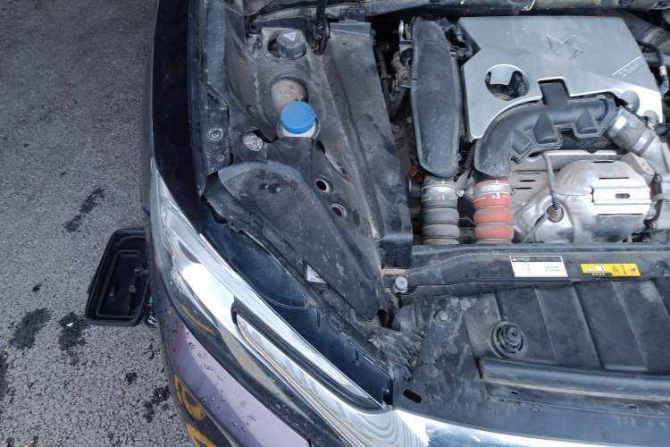 Used DS 6 2016 1.6T Luxury Edition THP160 Engine Bay Right