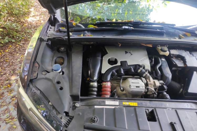 Used DS 6 2016 1.6T Luxury Edition THP160 Engine Bay Right
