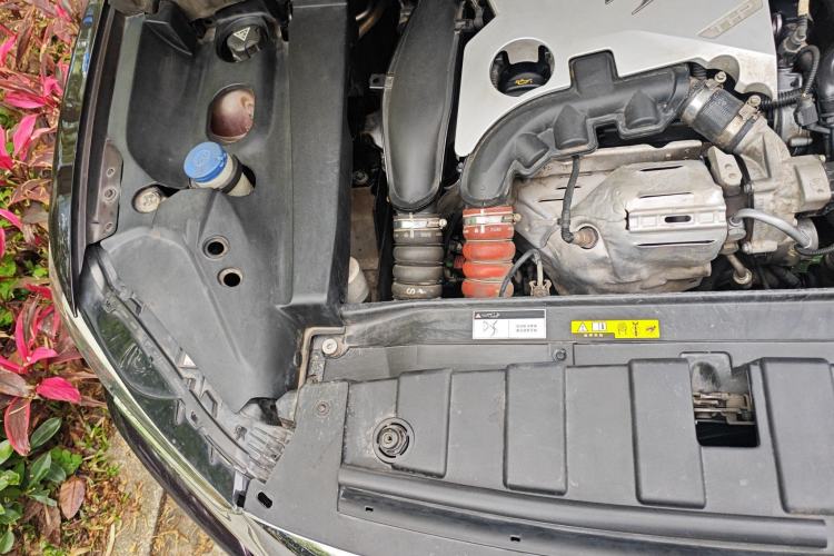 Used DS 6 2016 1.6T Luxury Edition THP160 Engine Bay Right