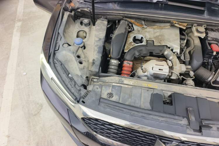 Used DS 6 2016 1.6T Luxury Edition THP160 Engine Bay Right