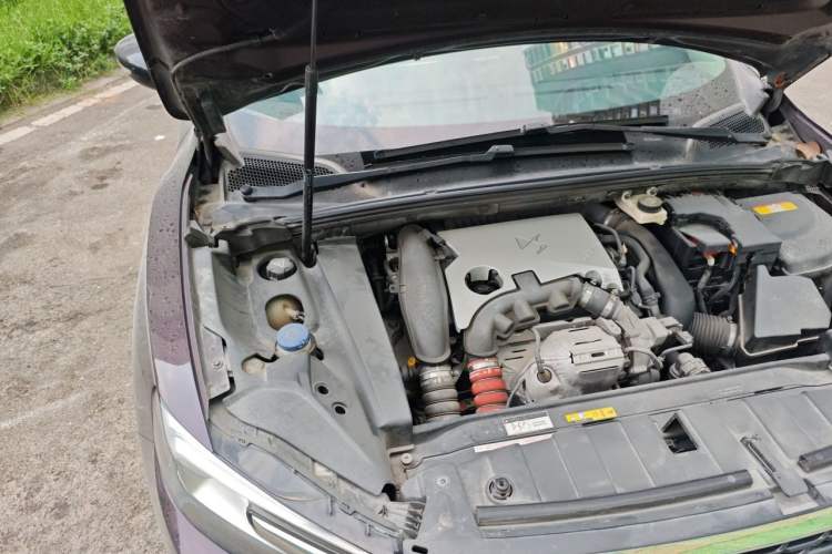 Used DS 6 2016 1.6T Luxury Edition THP160 Engine Bay Right