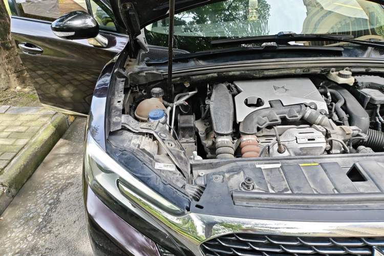 Used DS 6 2016 1.6T Luxury Edition THP160 Engine Bay Right