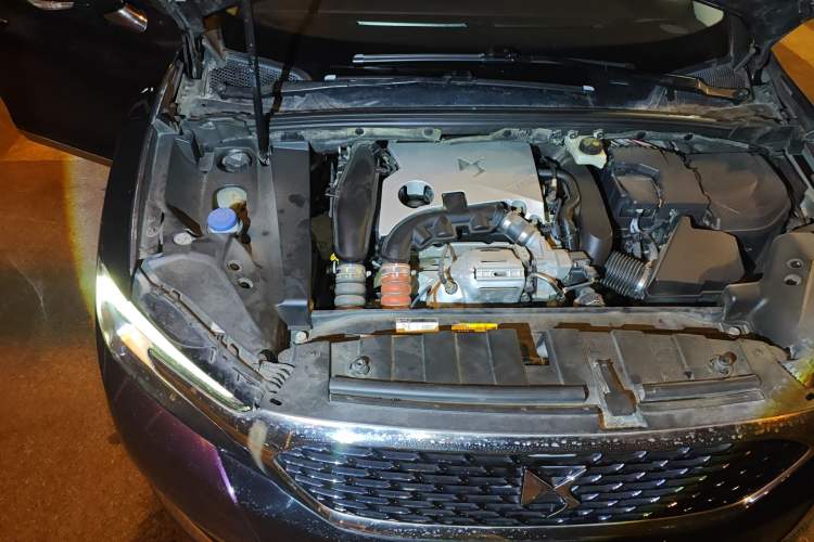 Used DS 6 2016 1.6T Luxury Edition THP160 Engine Bay Right
