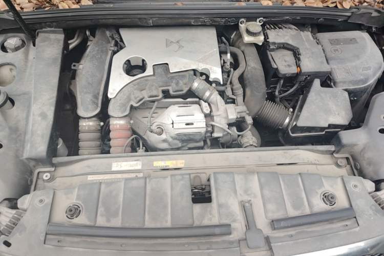 Used DS 6 2016 1.6T Luxury Edition THP160 Engine Bay