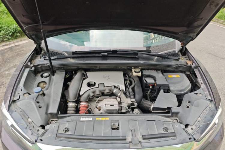 Used DS 6 2016 1.6T Luxury Edition THP160 Engine Bay