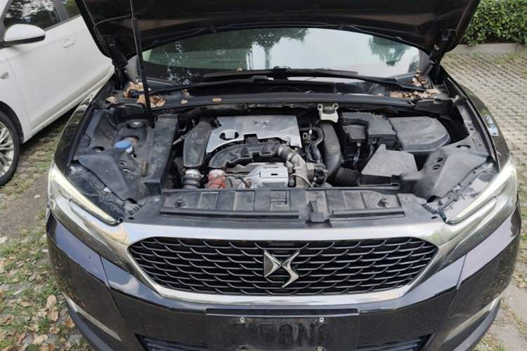 Used DS 6 2016 1.6T Luxury Edition THP160 Engine Bay