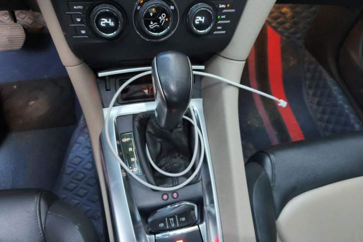 Used DS 6 2016 1.6T Luxury Edition THP160 Gear Lever
