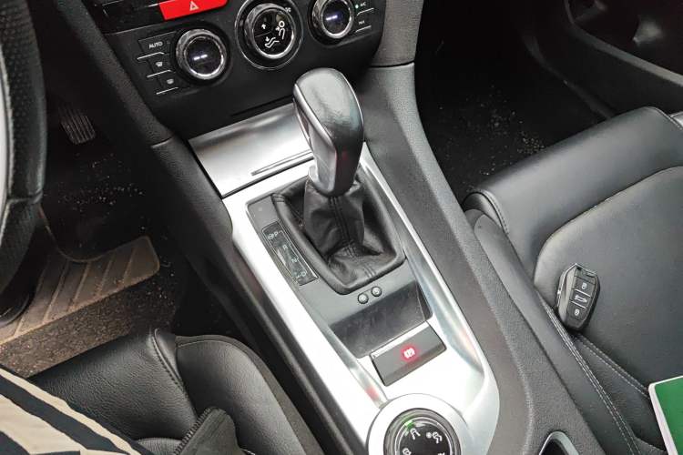 Used DS 6 2016 1.6T Luxury Edition THP160 Gear Lever