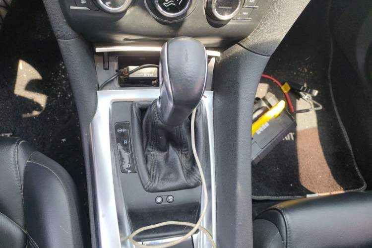 Used DS 6 2016 1.6T Luxury Edition THP160 Gear Lever