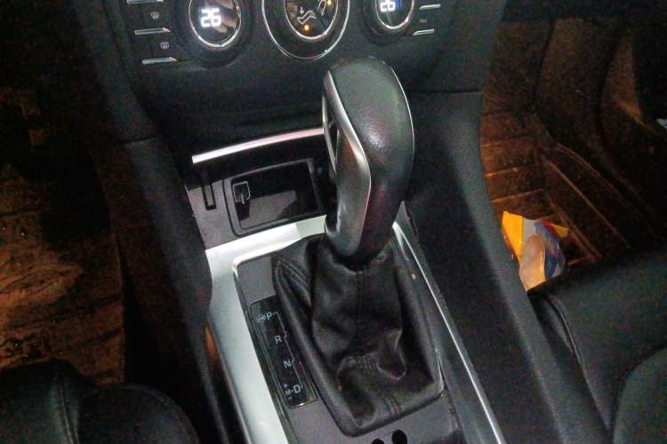 Used DS 6 2016 1.6T Luxury Edition THP160 Gear Lever