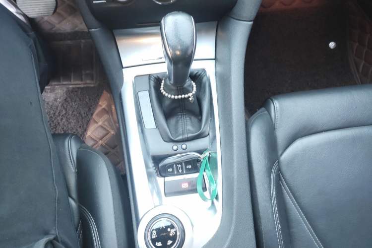 Used DS 6 2016 1.6T Luxury Edition THP160 Gear Lever
