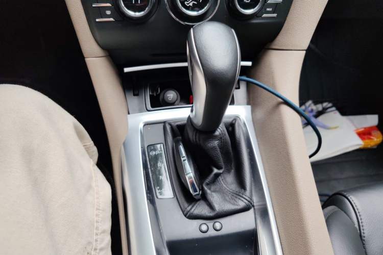 Used DS 6 2016 1.6T Luxury Edition THP160 Gear Lever