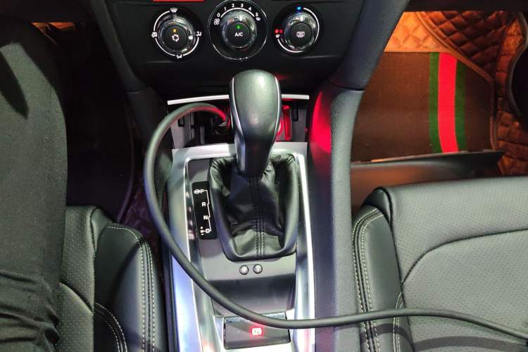 Used DS 6 2016 1.6T Elegant Edition THP160 Gear Lever