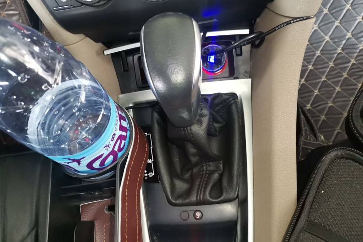 Used DS 6 2016 1.6T Luxury Edition THP160 Gear Lever