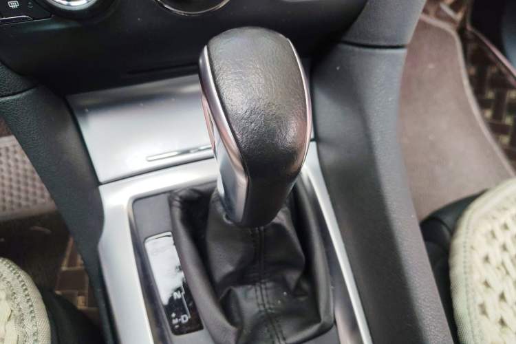 Used DS 6 2016 1.6T Luxury Edition THP160 Gear Lever