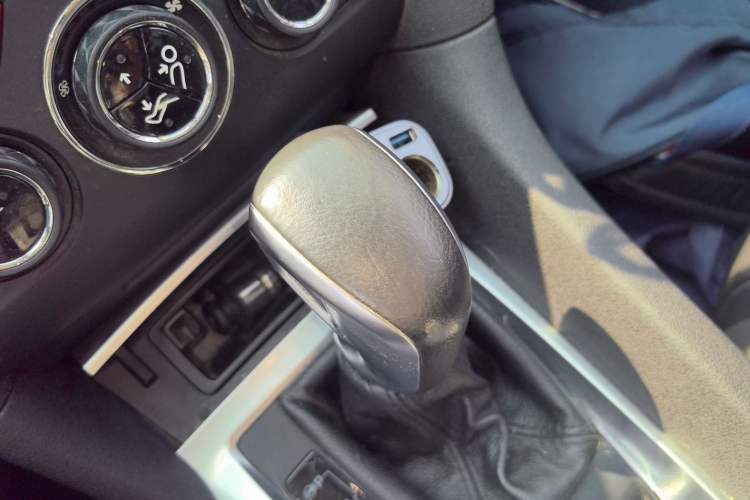 Used DS 6 2016 1.6T Luxury Edition THP160 Gear Lever