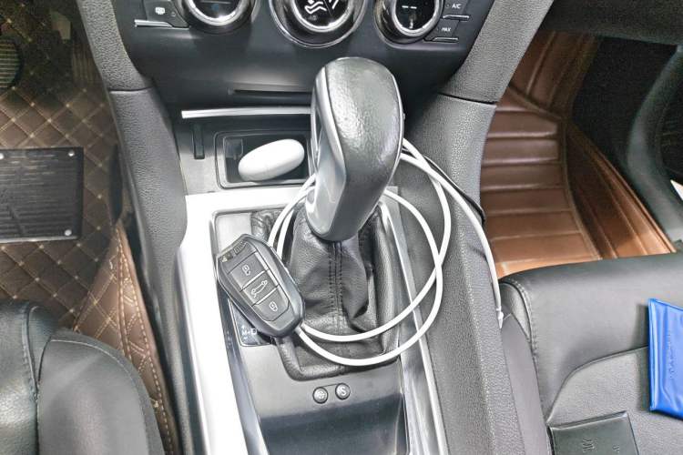 Used DS 6 2016 1.6T Luxury Edition THP160 Gear Lever