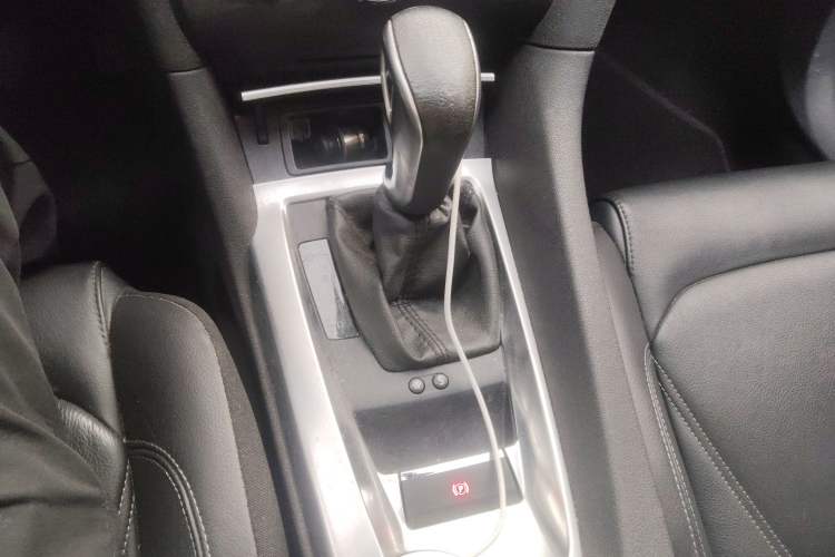 Used DS 6 2016 1.6T Luxury Edition THP160 Gear Lever