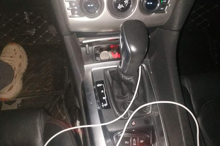 Used DS 6 2016 1.6T Luxury Edition THP160 Gear Lever