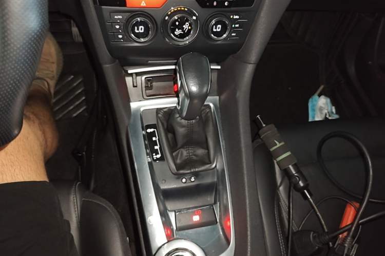 Used DS 6 2016 1.6T Luxury Edition THP160 Gear Lever