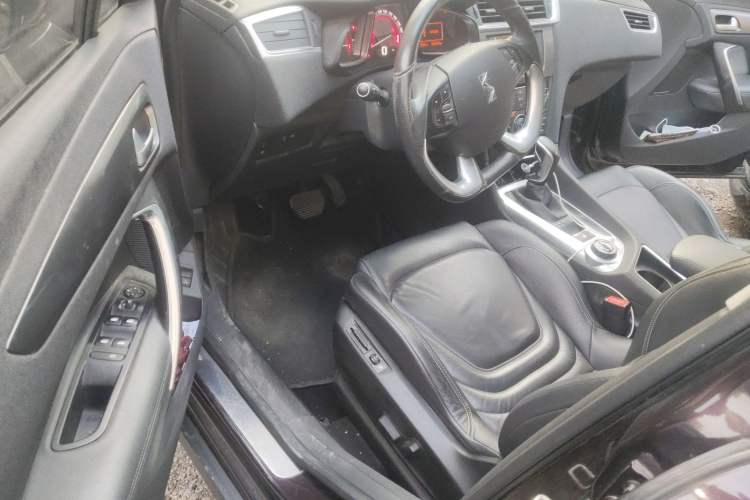 Used DS 6 2016 1.6T Luxury Edition THP160 Interior 3