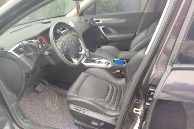 Used DS 6 2016 1.6T Luxury Edition THP160 Left Front Seat