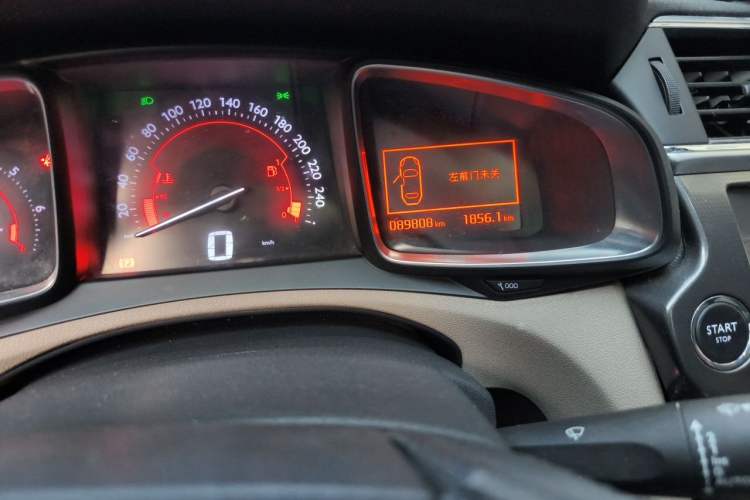 Used DS 6 2016 1.6T Luxury Edition THP160 Odometer Close Up