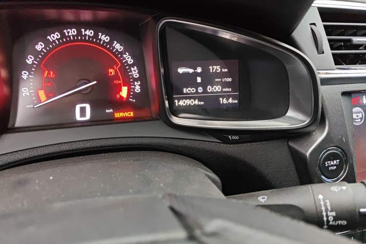 Used DS 6 2016 1.6T Luxury Edition THP160 Odometer Close Up