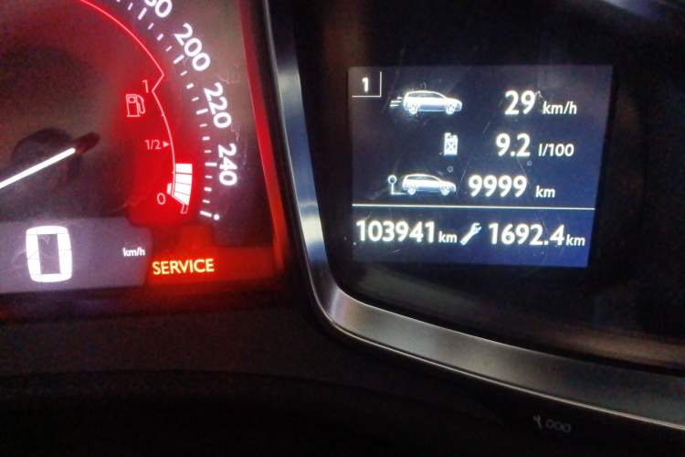 Used DS 6 2016 1.6T Luxury Edition THP160 Odometer Close Up