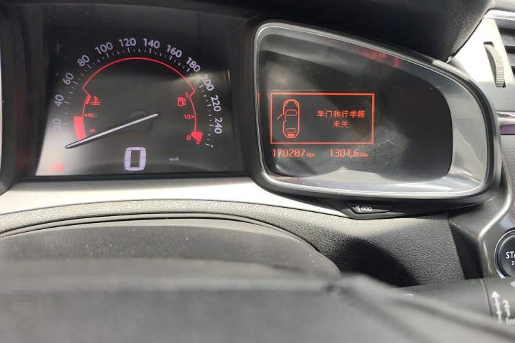 Used DS 6 2016 1.6T Luxury Edition THP160 Odometer Close Up