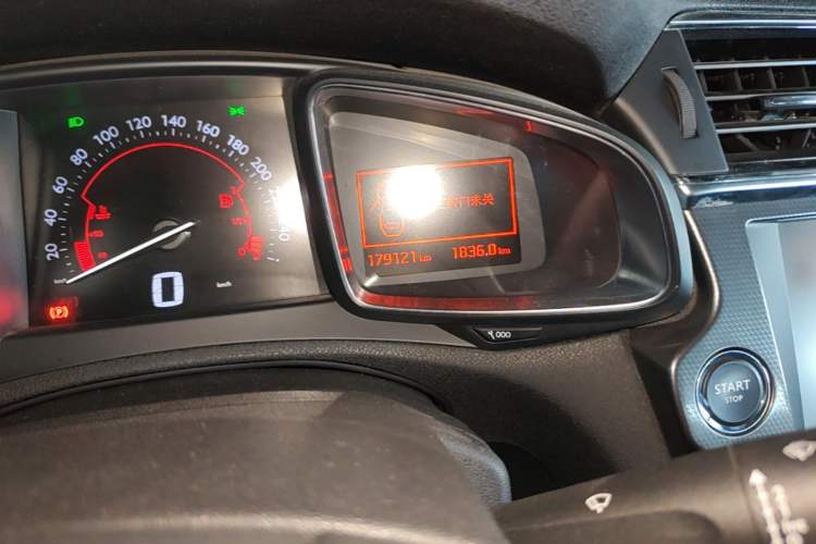 Used DS 6 2016 1.6T Luxury Edition THP160 Odometer Close Up