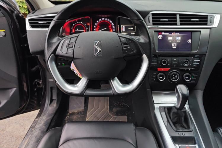 Used DS 6 2016 1.6T Luxury Edition THP160 Steering Wheel
