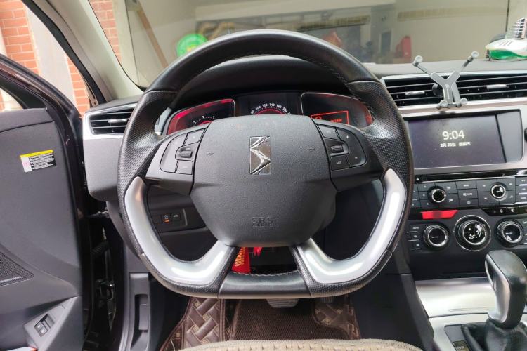 Used DS 6 2016 1.6T Luxury Edition THP160 Steering Wheel