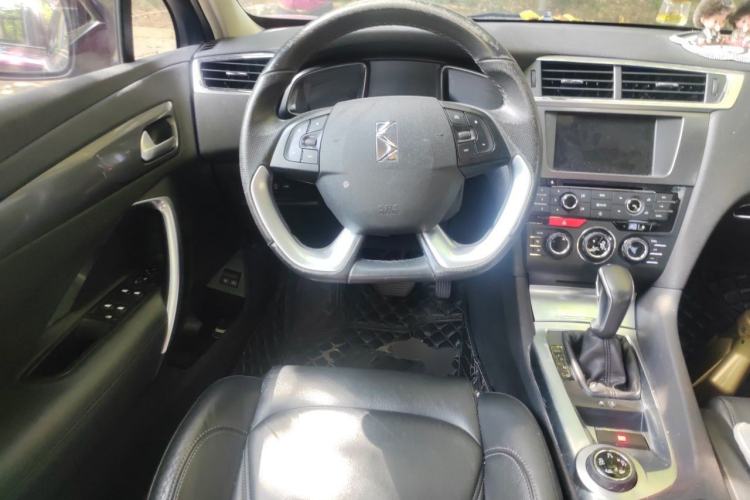 Used DS 6 2016 1.6T Luxury Edition THP160 Steering Wheel
