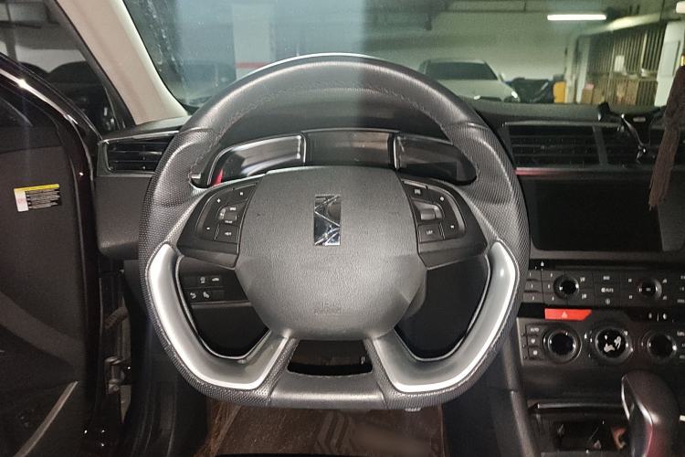 Used DS 6 2016 1.6T Luxury Edition THP160 Steering Wheel
