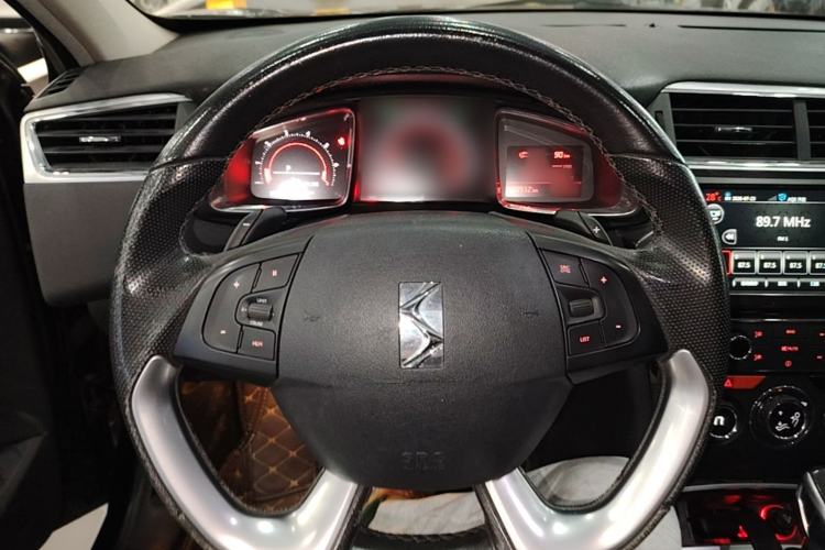 Used DS 6 2016 1.8T Luxury Edition THP200 Steering Wheel