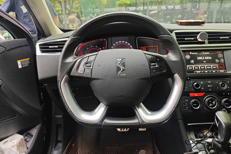 Used DS 6 2016 1.6T Luxury Edition THP160 Steering Wheel