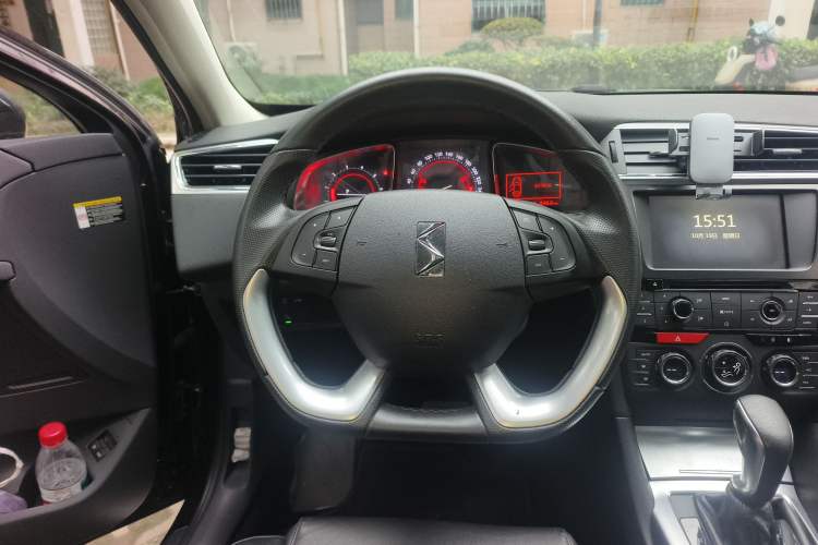 Used DS 6 2016 1.6T Luxury Edition THP160 Steering Wheel