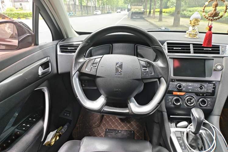 Used DS 6 2016 1.6T Luxury Edition THP160 Steering Wheel