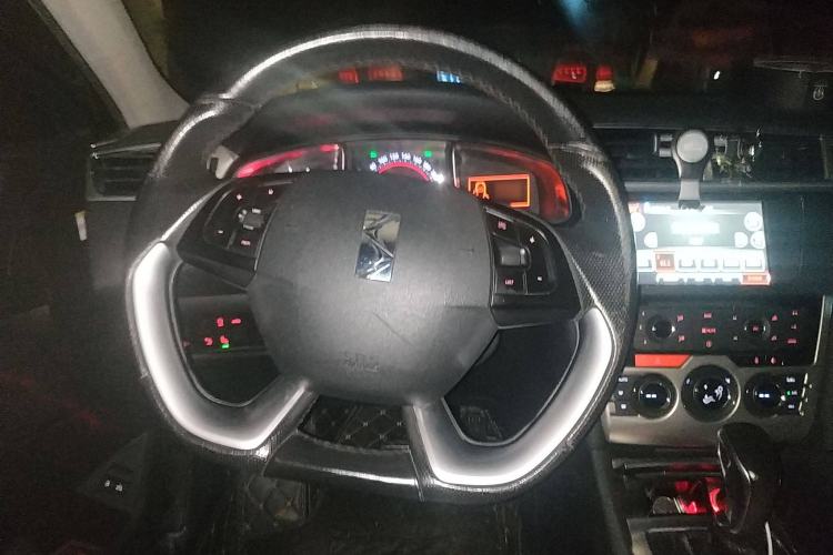 Used DS 6 2016 1.6T Luxury Edition THP160 Steering Wheel